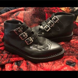 T.U.K Black Buckle pointed toe creepers